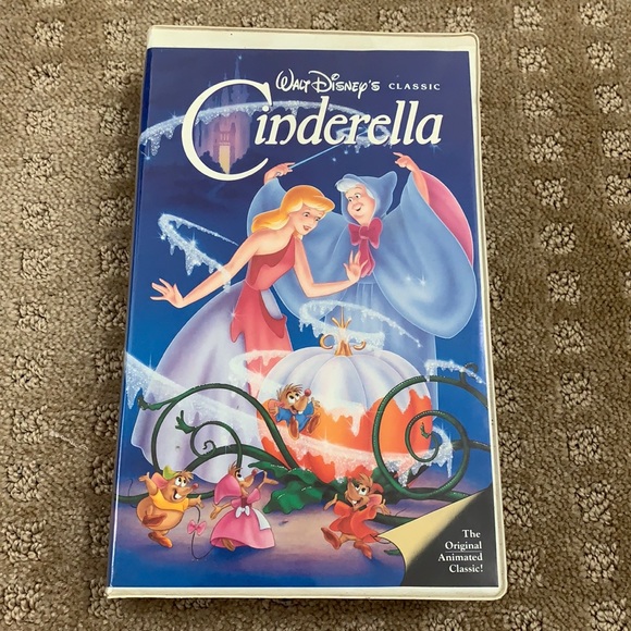Walt Disney’s Cinderella Classic VHS and Box - Picture 2 of 4